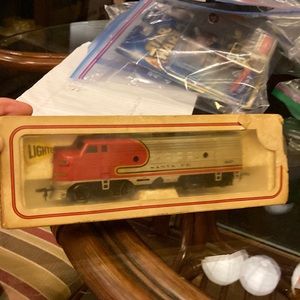 Bachman Santa Fe HO Scale Electric Train Engine Vintage in original box